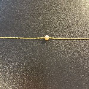 Single pearl gold necklace